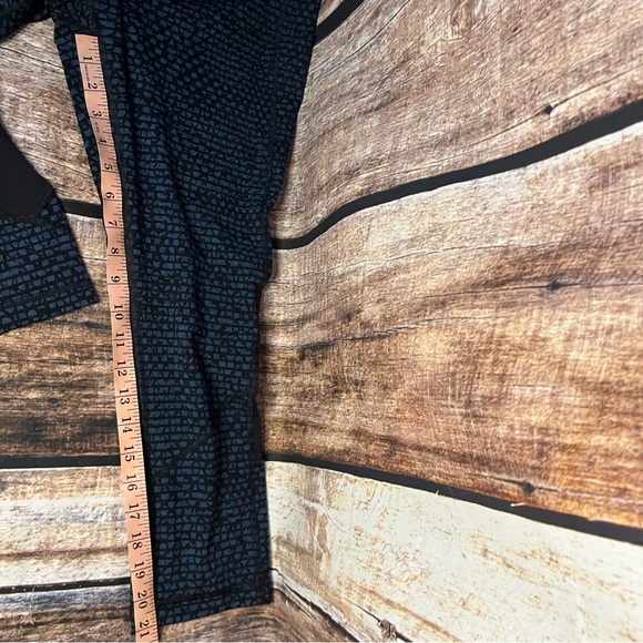 Lululemon leggings - Picture 8 of 9